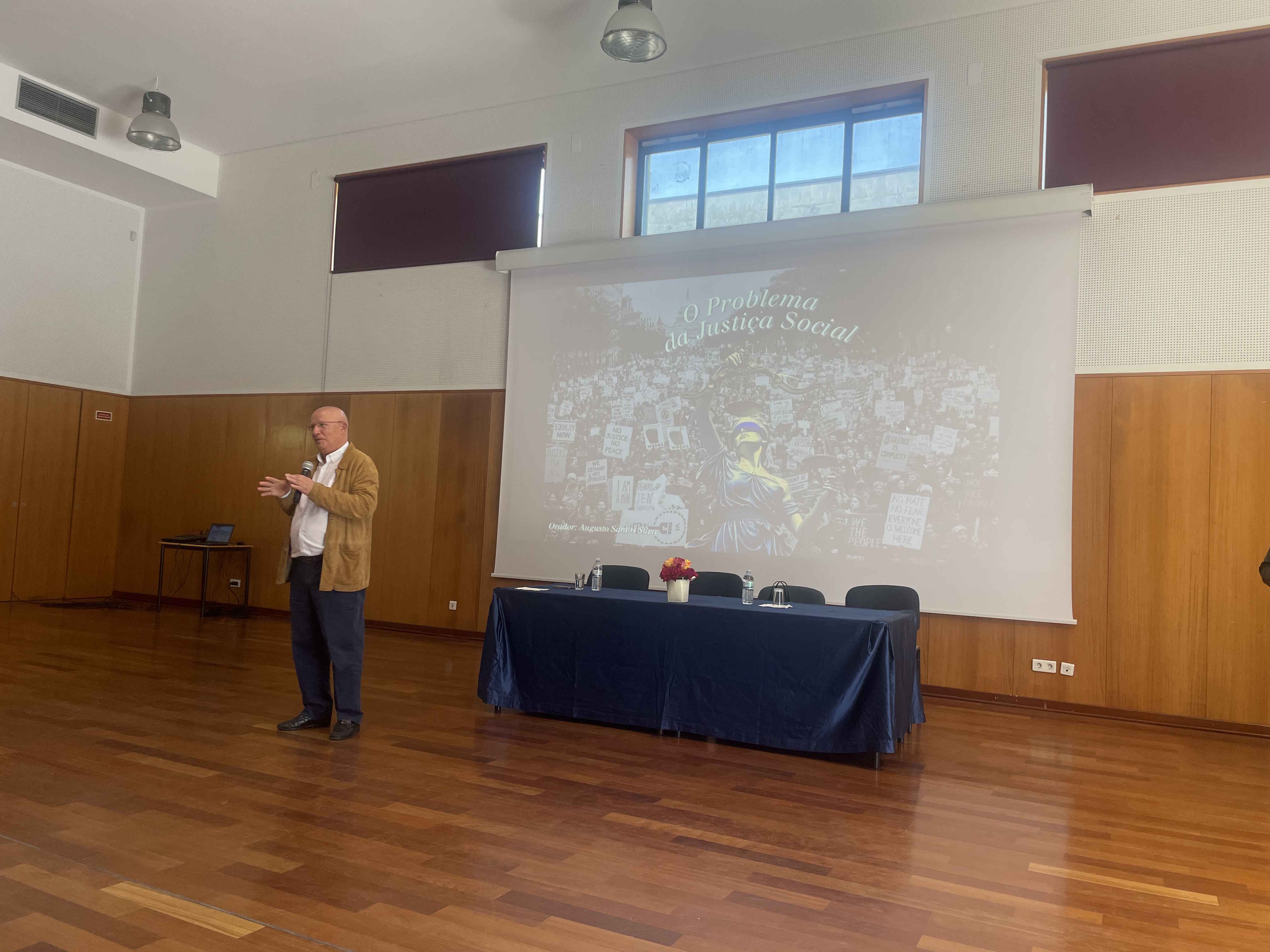 Palestra sobre "JUSTIÇA SOCIAL", com Augusto Santos Silva